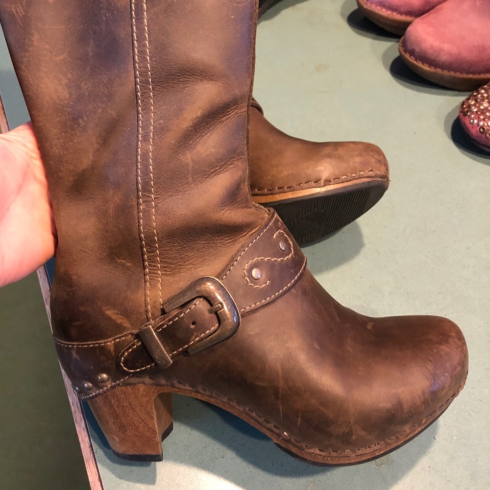 Dansko Rylan brown leather cowboy style boot 7
